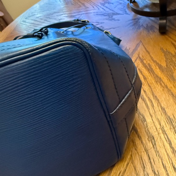 Louis Vuitton Blue Epi Noe GM - Picture 8 of 10